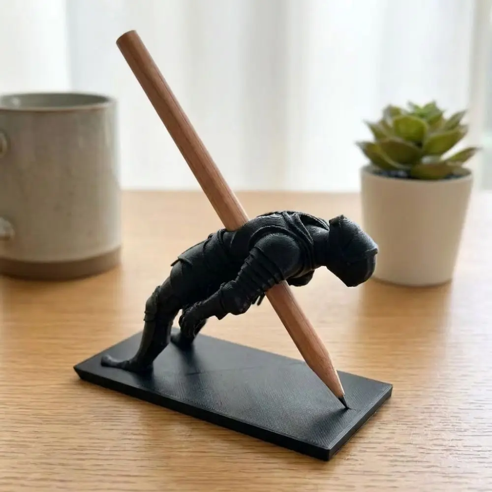 Multi-functional 3D Printed Knight Pen Holder Plastic Decorations Warrior Desk Organizer Unique Creative Pen Stand Cool Gift