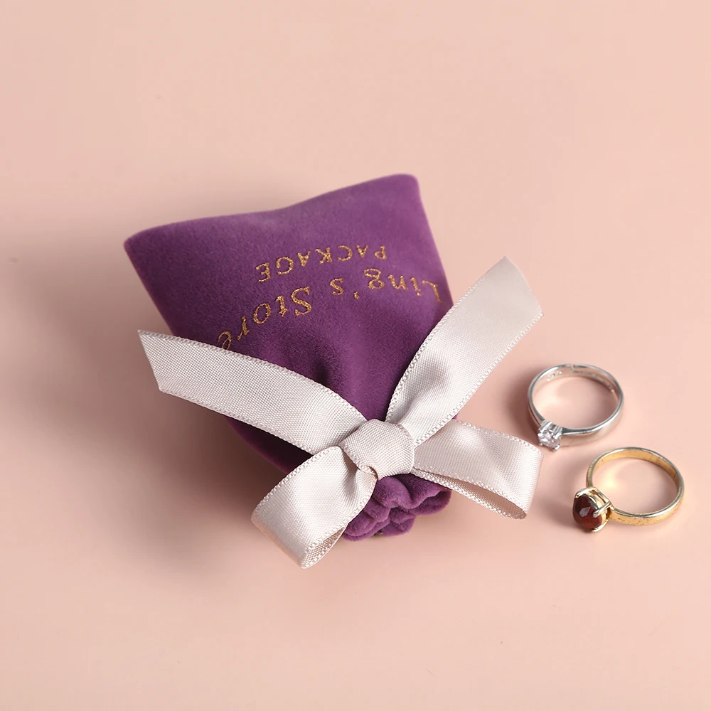 

50 шт., бархатные мешочки для ювелирных изделий с милым логотипом на шнурке, замшевая лента, сумка с бантом, подарочные кольца, серьги, органайзер, коробка, упаковка