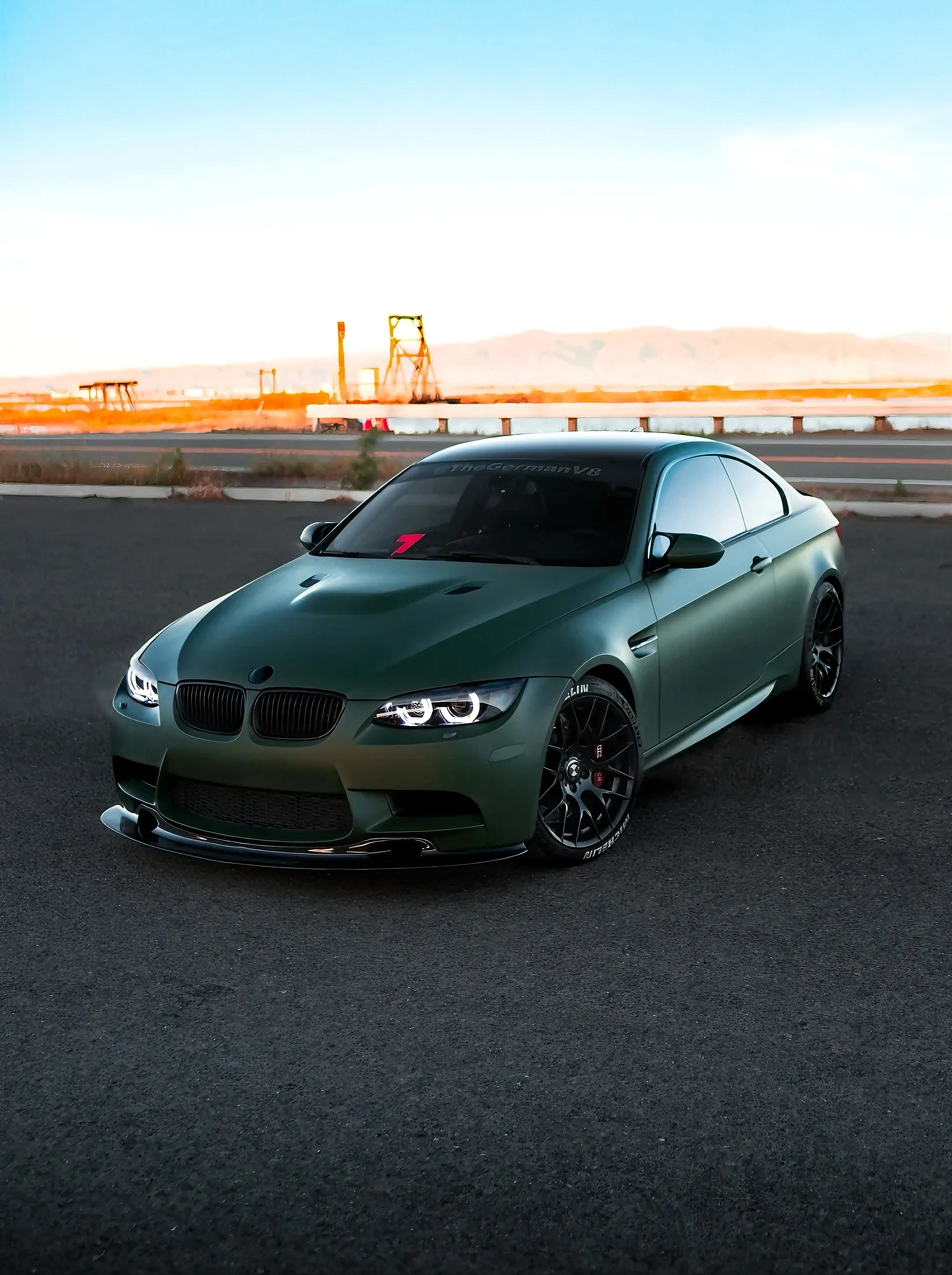 ฟิล์มไวนิลหุ้มรถ PVC สีเขียวเมทัลลิกซาติน สำหรับหุ้มรถทั้งคัน ขายตรงจากโรงงาน ปรับแต่งได้