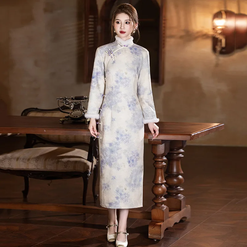 

Yourqipao Winter Purple Fleece Lined Thick Long Cheongsam Retro Elegant Qipao Chinese Style Evening Dress for Young Women