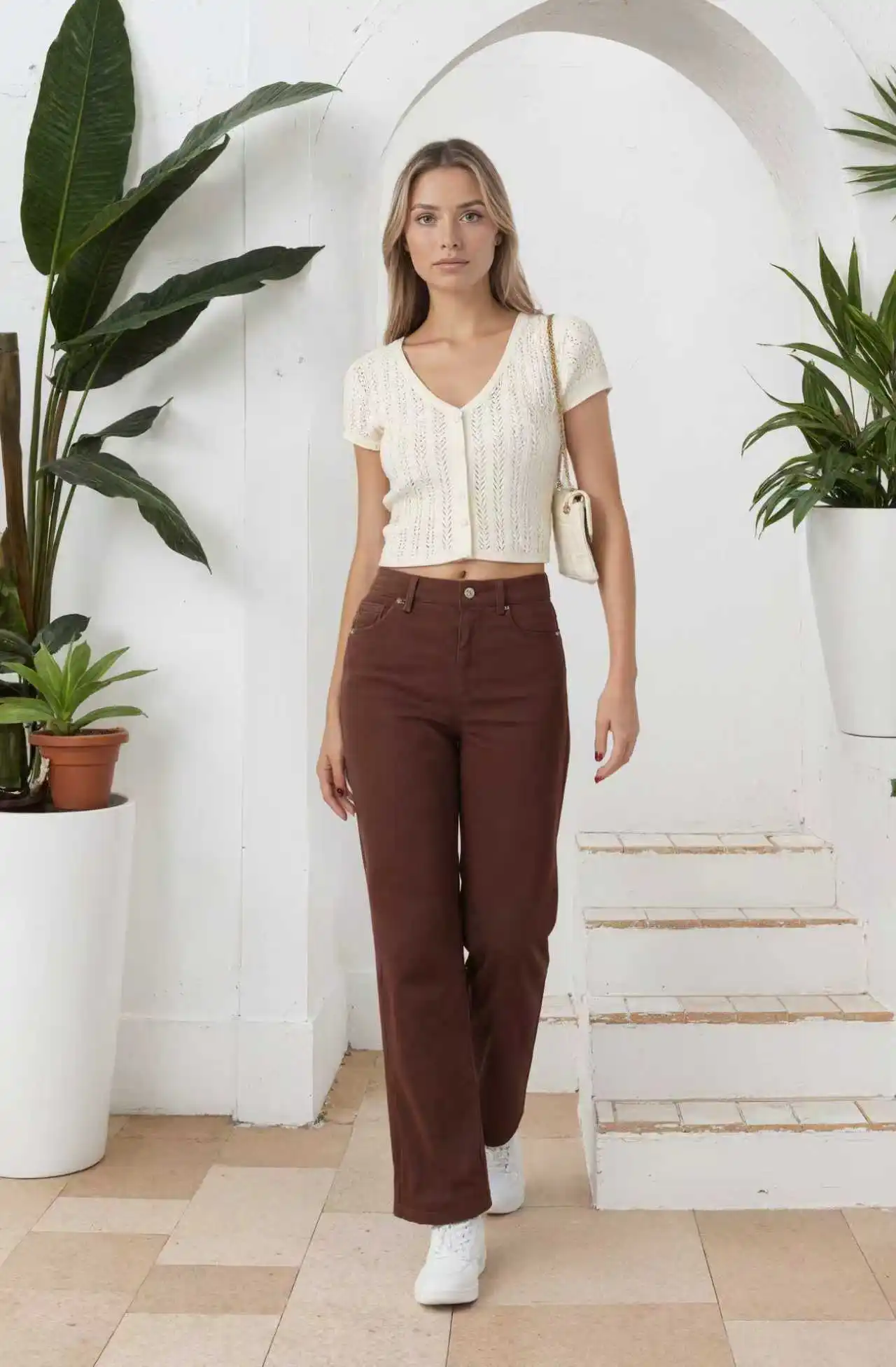 New loose, casual, high-waisted, slimming coffee-colored wide-leg straight-leg jeans for pear-shaped figures