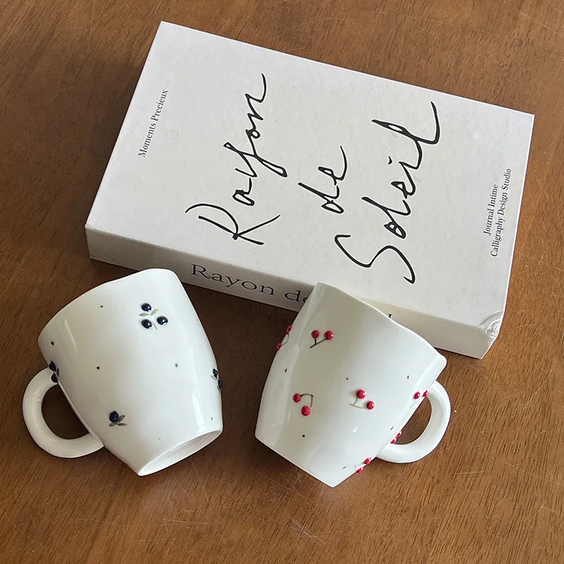 

Hand Painted Sakura Blueberry Peach Ceramic Cup Under Glaze Exquisite Tableware for Home Coffee Shop Afternoon Tea