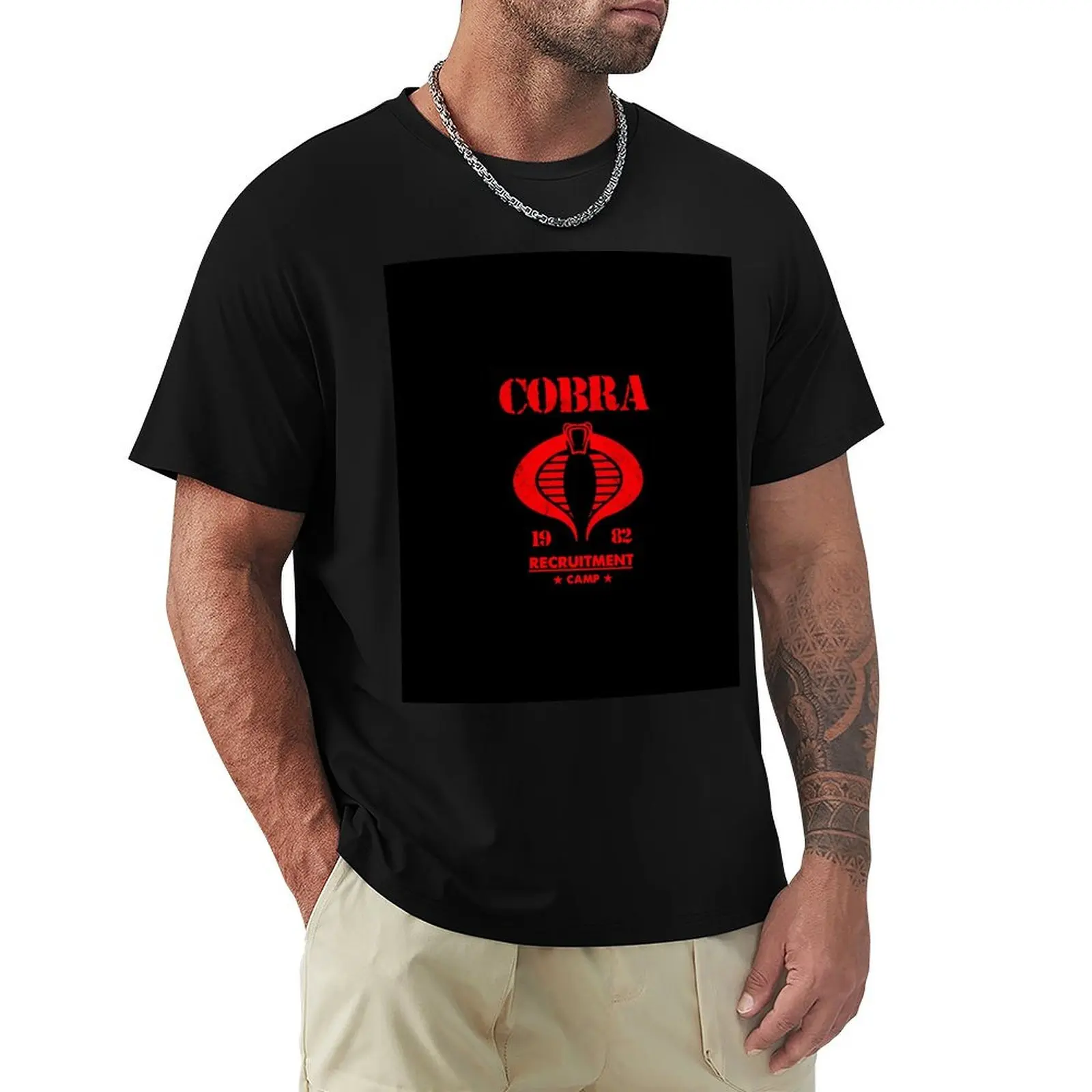Camiseta Cobra Gijoe de talla grande que combina con todo
