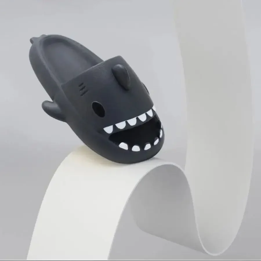 New Cute Shark Slippers Platform Women Men Indoor Bathroom Slides Couples Summer Shoes Soft Light Beach Flip Flops Shark Sandals