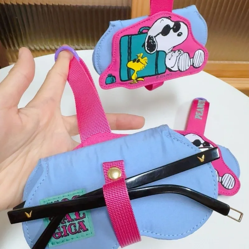 Snoopy Spectacle Case Sunglasses Bag Cartoon Hanging Leather Glasses Storage Pouch Glasses Cover Portable Travel Eyewear Holder