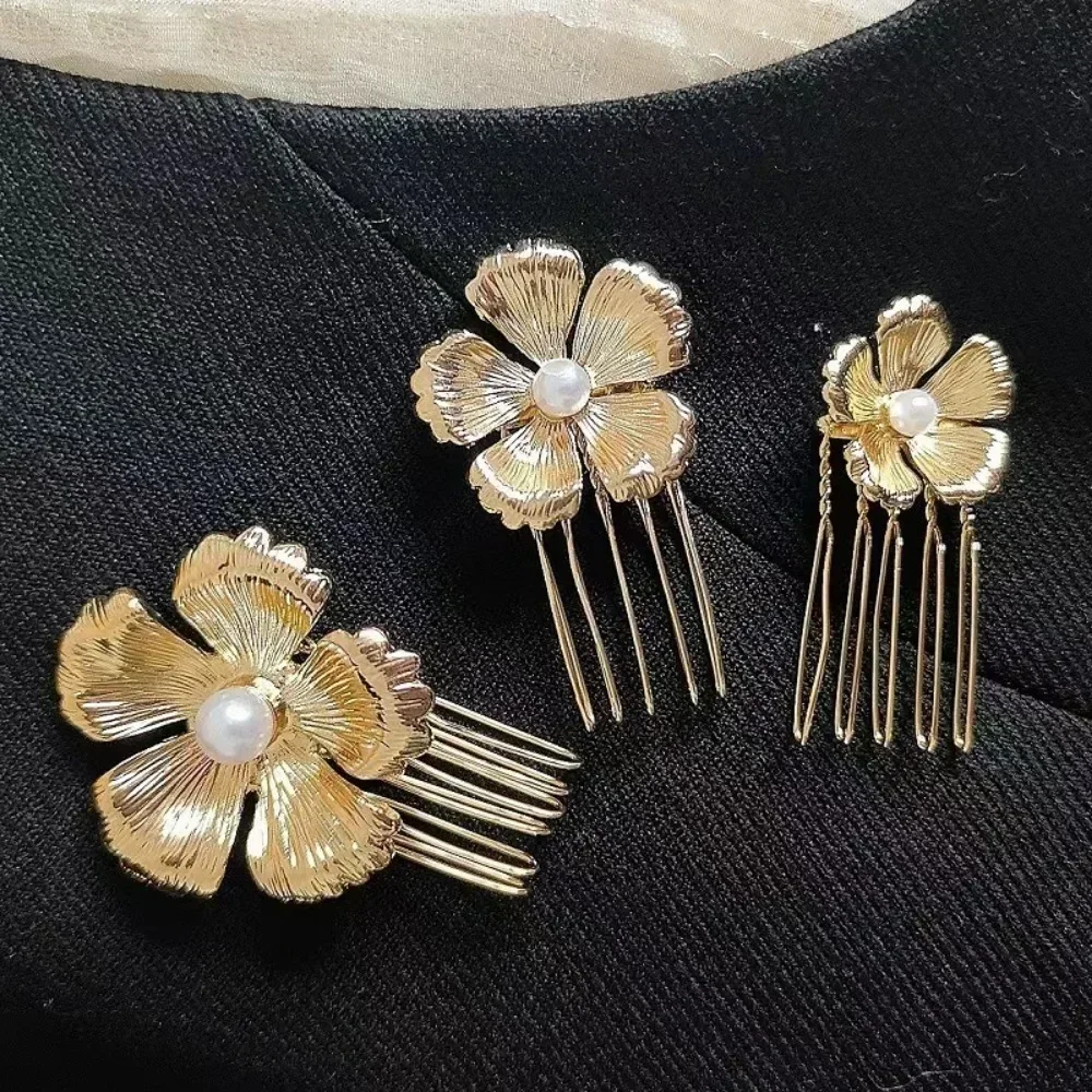 مشط شعر أنيق على شكل زهرة اللؤلؤ مصنوع من خليط معدني بمشبك جانبي على طراز المحكمة إكسسوار شعر ذهبي للنساء #4