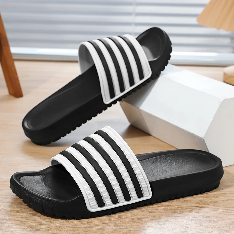 2025 New Sandals for Men and Women Slip-On Internet Celebrity Soft Sole Outerwear Couple Beach Home Sandals and Slippers