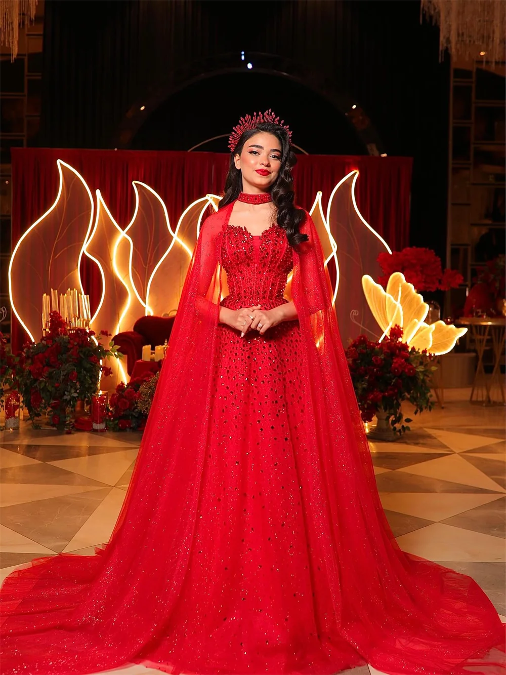 Tóquio personalizado vermelho querida necklink vestidos de casamento xale a linha diamante vestidos de noiva elegante tribunal trem vestidos de casamento