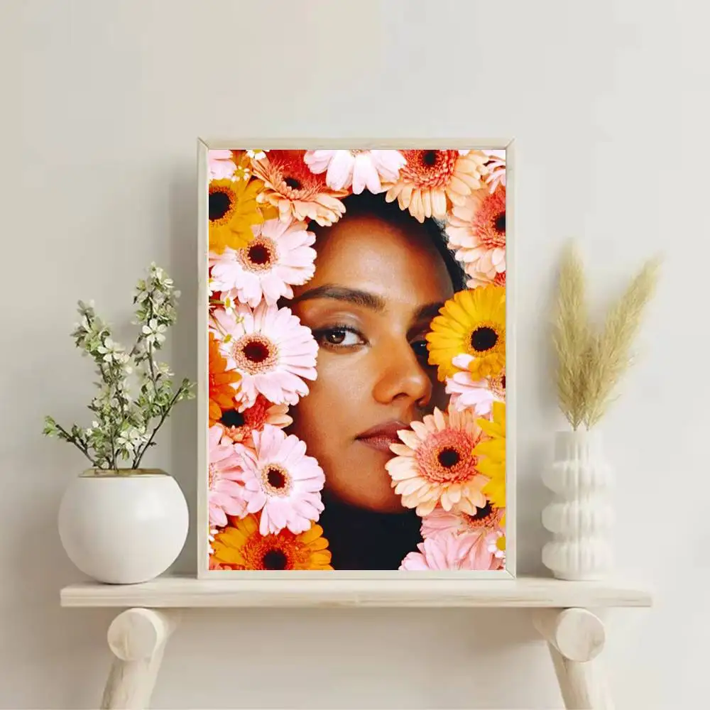 Global Beauty Icon S-Simone A-Ashley Poster Self-adhesive Art Waterproof Paper Sticker Coffee House Bar Room Wall Decor
