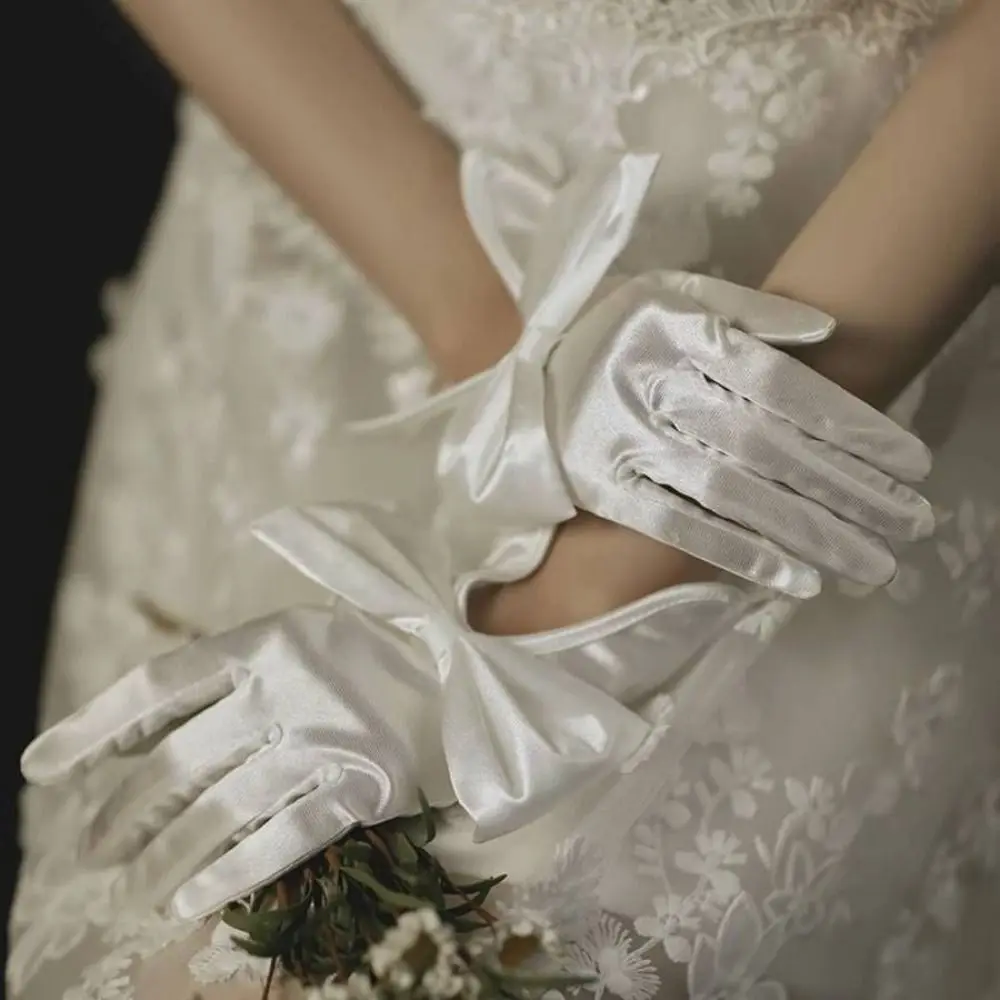 1 Paire de Magnifiques Gants Courts en Satin Blanc, Gants de Mariage en Maille Élégants avec Nœud, Gants Fins en Dentelle Douce pour Robe de Mariée Femme