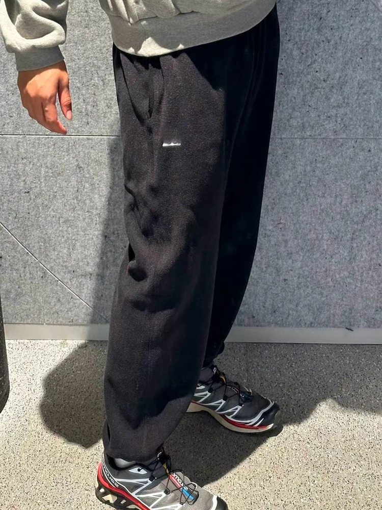 

Мягкие и несминаемые уличные брюки Fce для осени и зимы, ветрозащитные, свободного кроя, износостойкие, для молодежи и пар.