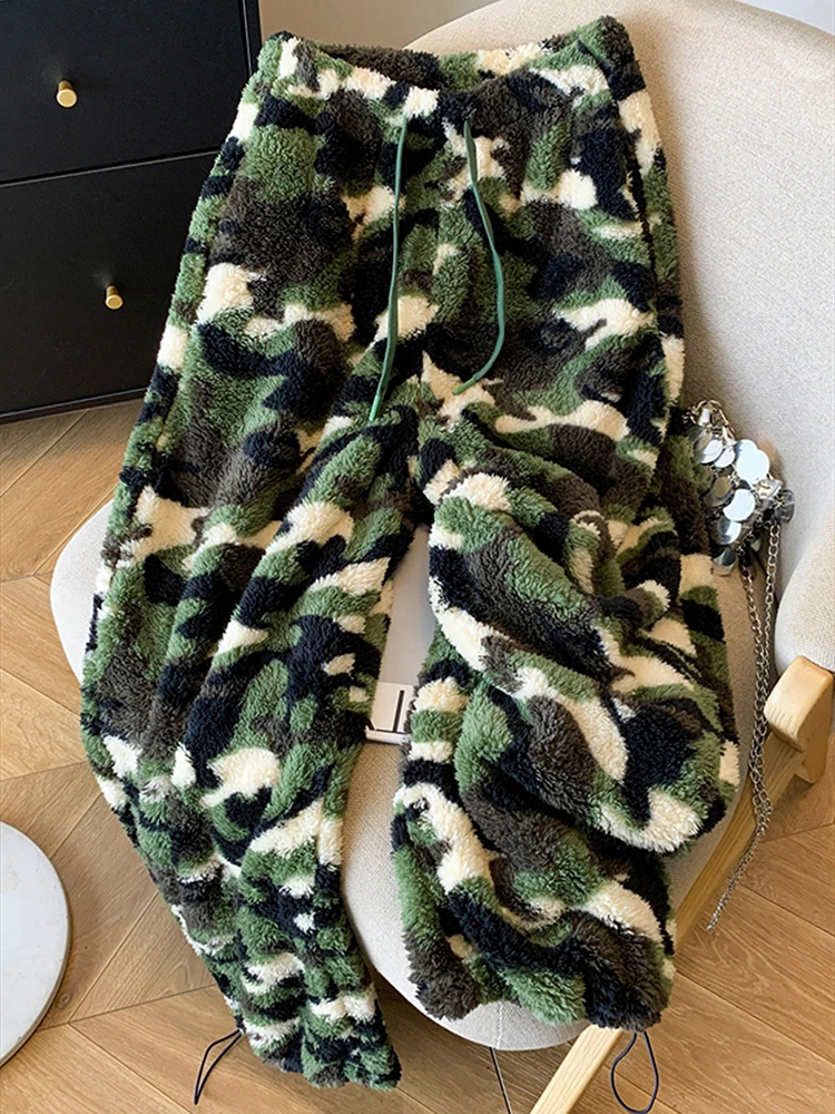 

Flannel camouflage private casual pants women in autumn and winter lazy and thick high waisted drawstring wide leg pants
