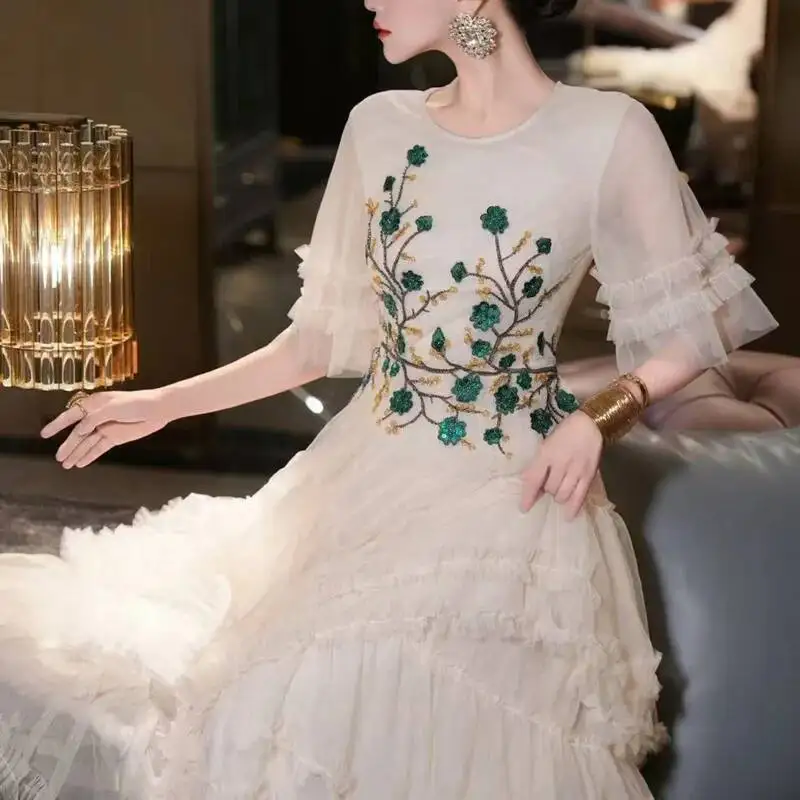 HKSH Letnia Nowa Damska Francuska Elegancka Sukienka z Dekoltem O-Neck, Rozkloszowanymi Rękawami, Haftowanymi Cekinami, Warstwową Siateczką Ins HK6328