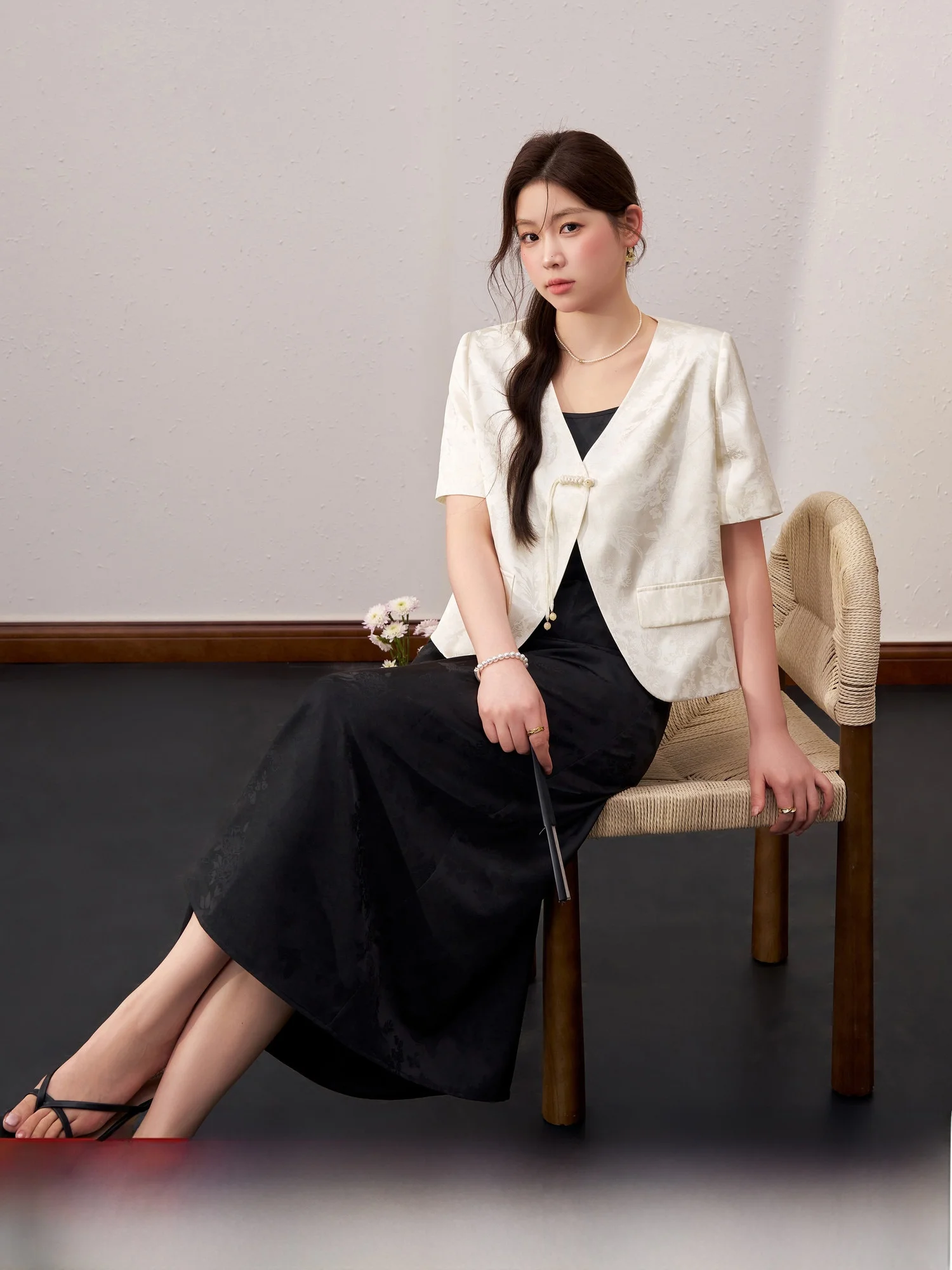 

Летний комплект одежды больших размеров для женщин: облегающее платье миди без бретелек в китайском стиле от Blue Language