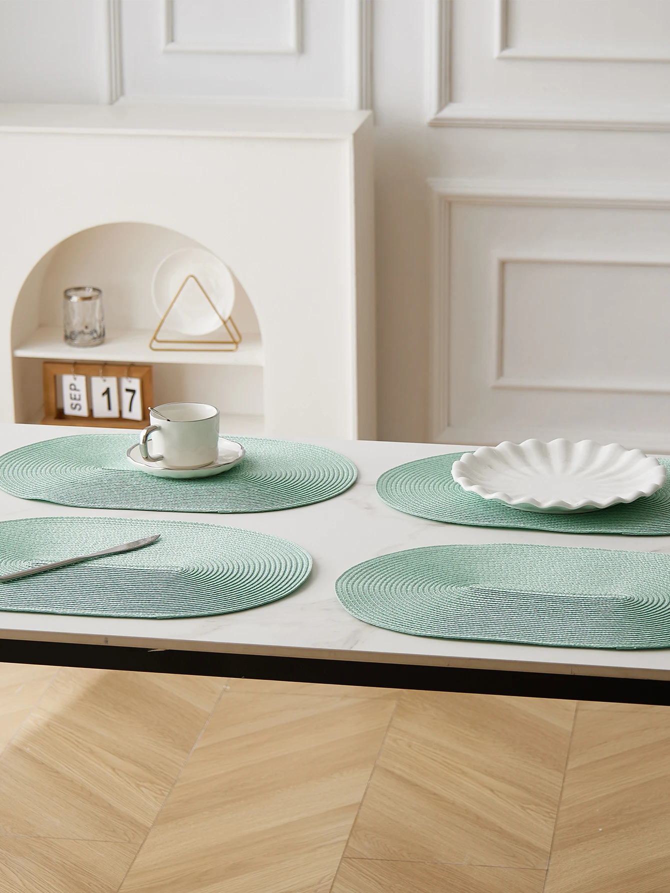 Spring Placemats Set of 4,Heat resistant pad,Place Mat Washable Table Mats for Kitchen Dining Table Non-Slip Place mats