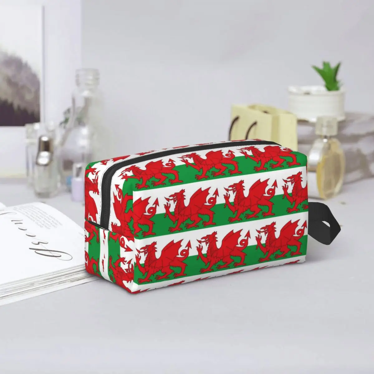 Flag Of Wales Welsh Dragon Makeup Bag Cosmetic Organizer Storage Dopp Kit Toiletry Cosmetic Bag for Women Beauty Travel