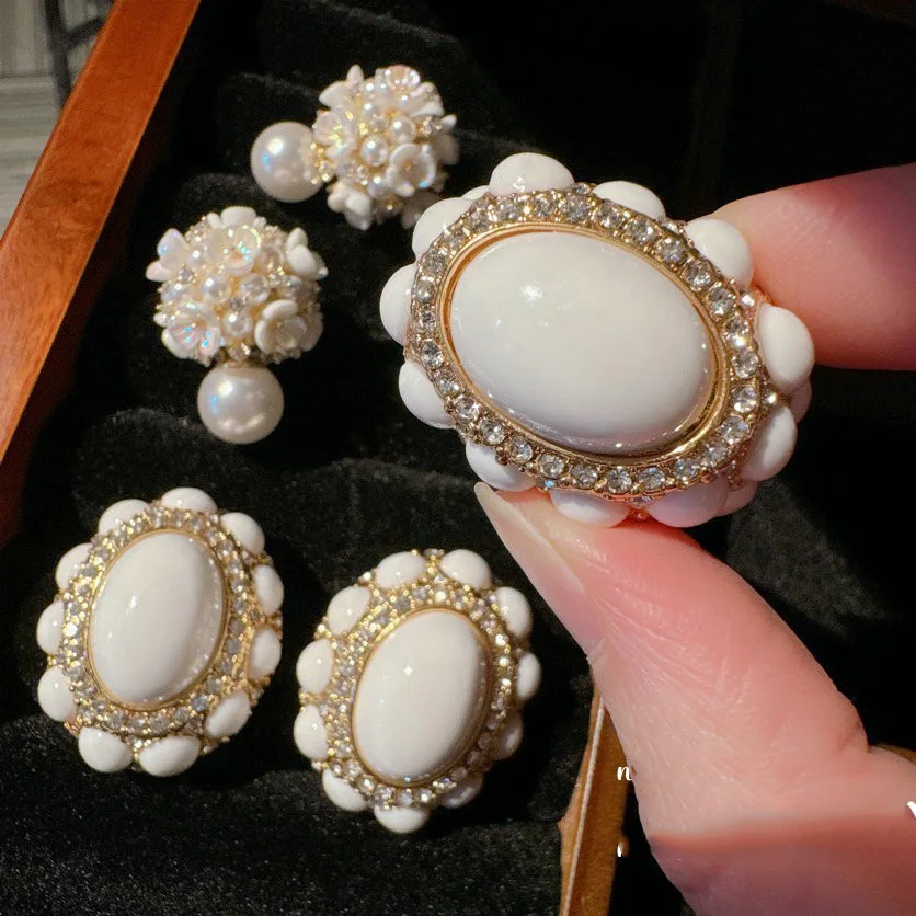 

Fashion Women Flower Gemstone Earrings Ring Set Vintage 18K Gold Plated Rose Zircon Color Preserved Jewelry Gift