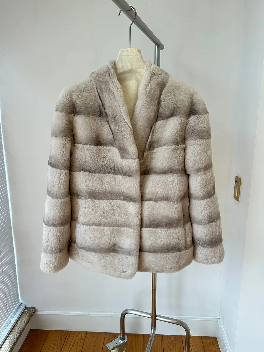 ミンクの毛皮のコート（女性用）