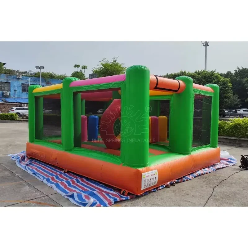 Inflatable obstacle course bouncy castle