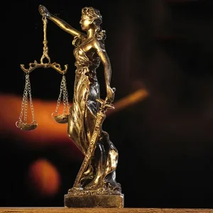 Europäische kreative Retro -Skulpturenkaffee, Accessoires Dekoration, aquimotische Griechisch, Justice League, Göttin, Justice League 12 Hauptverkaufsstatue Justiz - №5