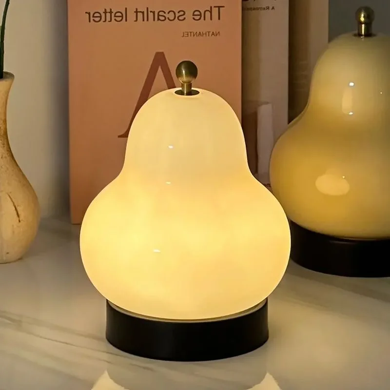 مصباح طاولة على شكل كمثرى كريمي، مصباح بجانب السرير لغرفة النوم، ضوء ليلي محمول يعمل باللمس لشحن الزجاج