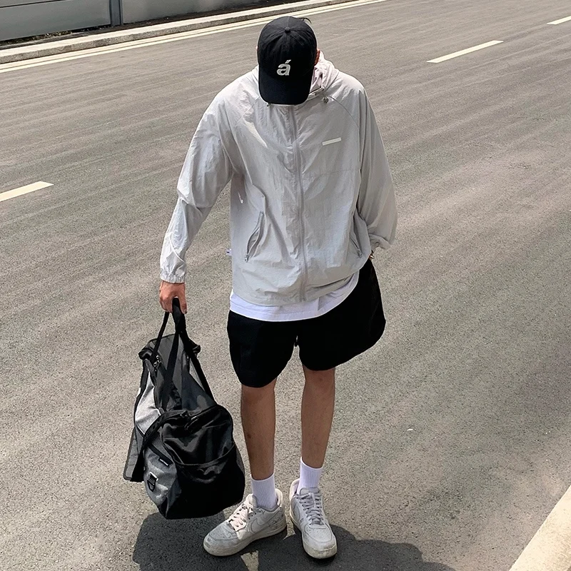 メンズ夏用アイスシルクハット日焼け止め服薄くて通気性のあるアウトドアフィッシングジャケットトレンディなルーズフィット春ユーススタイル