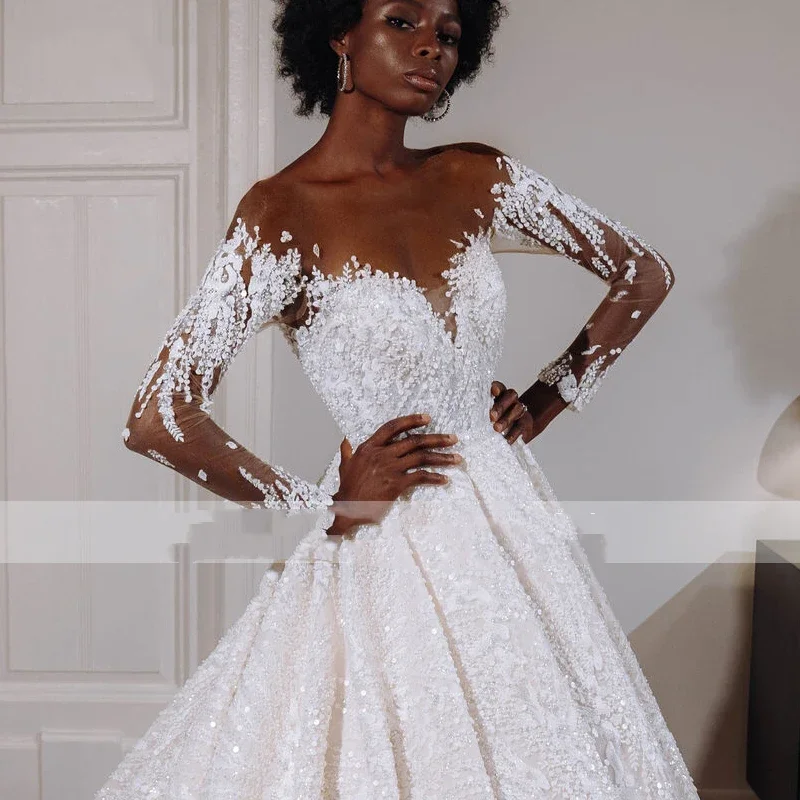 Flavinke Abiti da sposa a trapezio con strascico di corte con applicazioni squisite personalizzate Scollo rotondo Manica lunga Perline Abito da sposa principessa