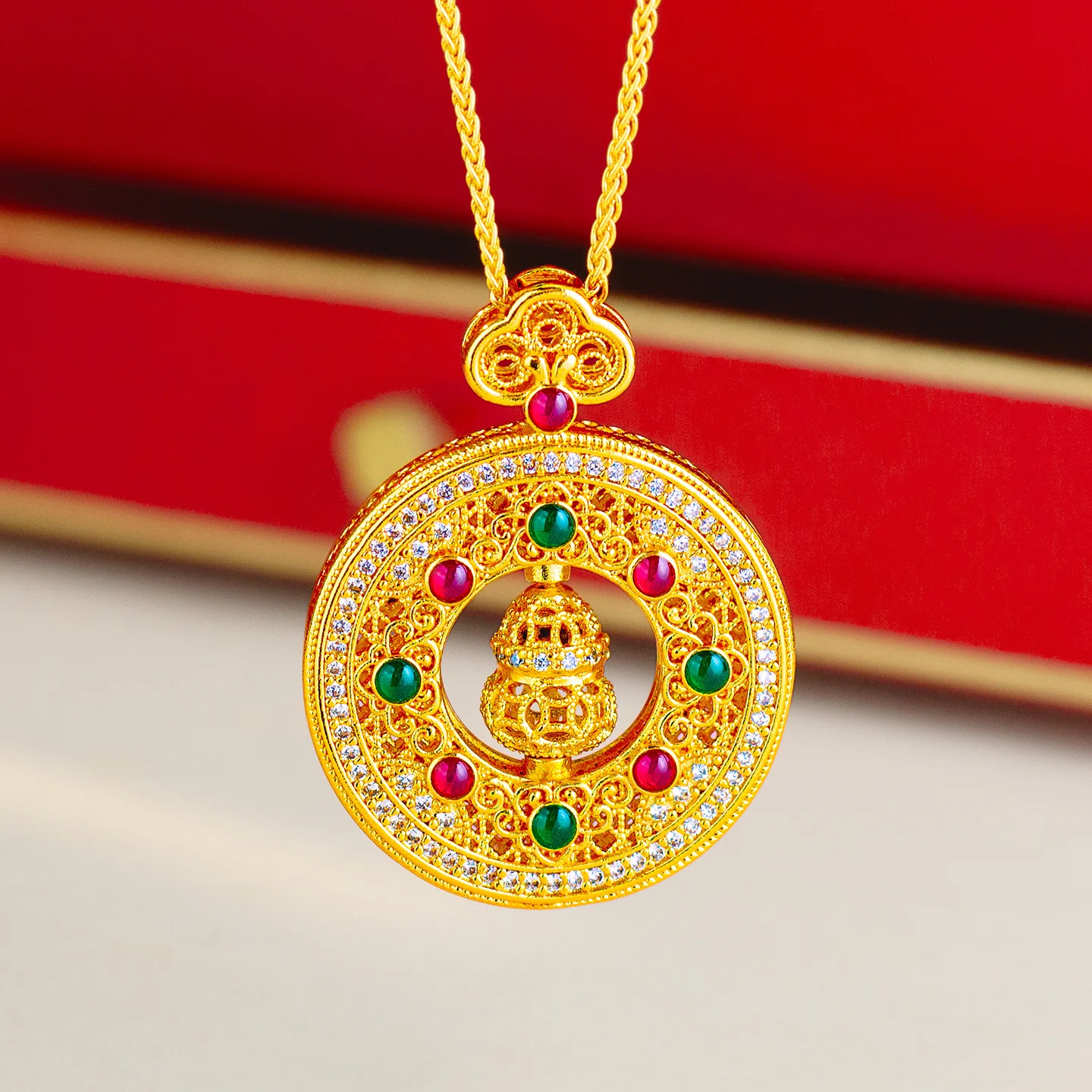 

Роскошный женский кулон из чистого золота 9999 пробы 24 карата с полыми цирконами и цепочкой на ключицу