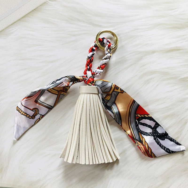 New Luxury Design Tassel Bag Pendant Fashion Brand Tassels Keychains for Women Cute Colorful Silk Scarf Car Keychain Accessories