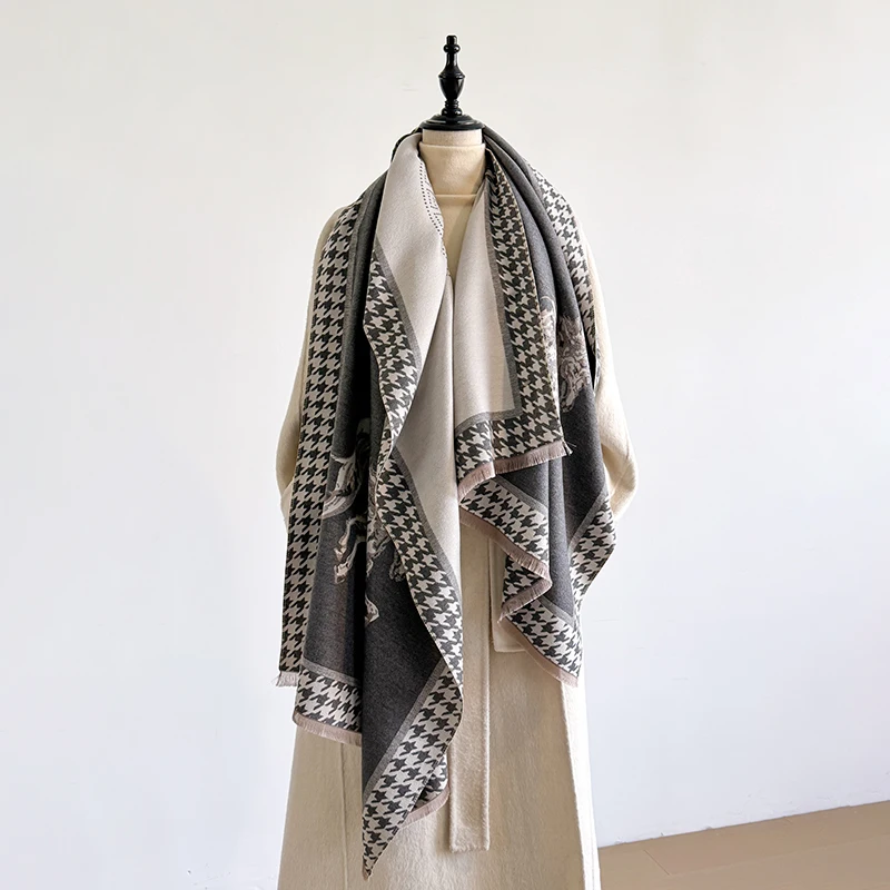 2025, Luxusmarke Damen-Winterschal aus Kaschmir – Pashmina-Schal mit Leopardenmuster und Quasten, Wickeltuch, Bandana und Poncho – Detail 14