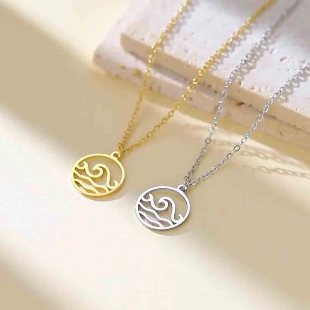Skyrim Meereswellen-Rundanhänger Halskette für Frauen und Mädchen, Goldfarben Edelstahl Halskette Choker Ozean-Schmuck Geschenk Großhandel
