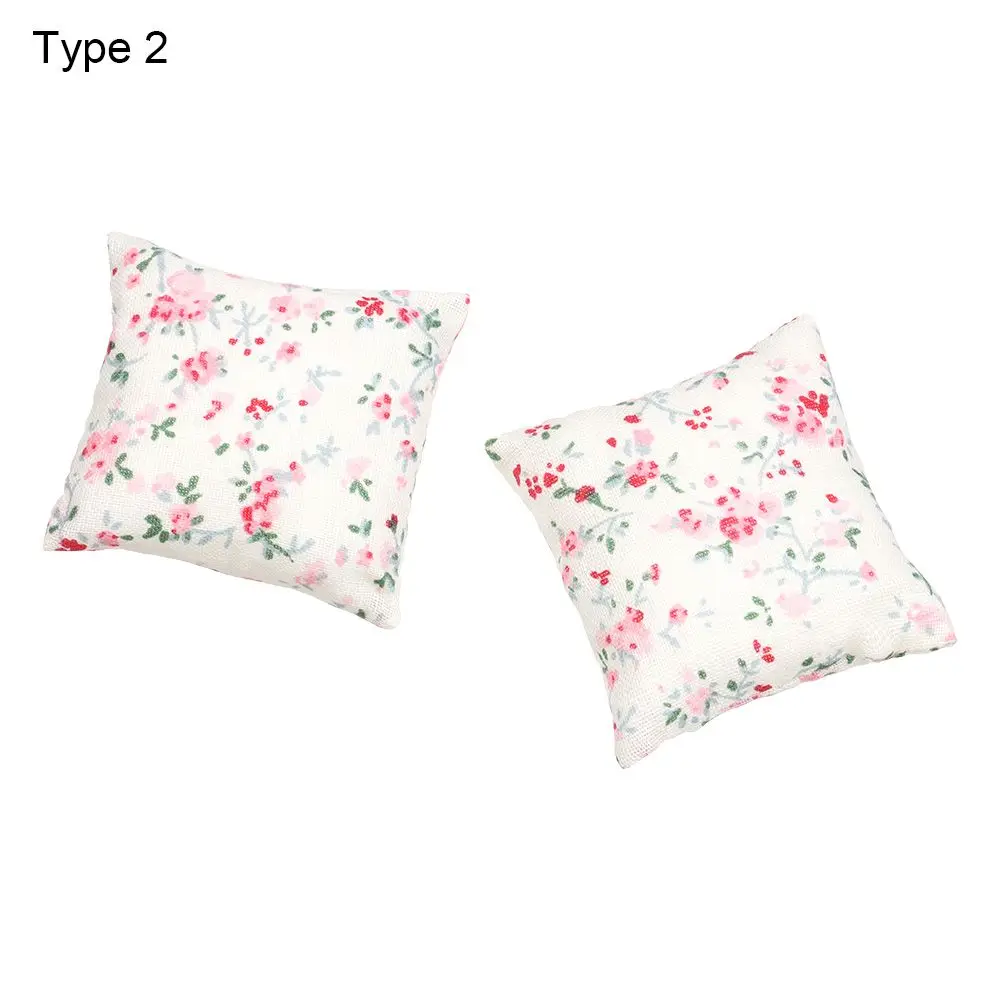 

2PCS Gift Toys Furniture Model Scene Accessories Doll Accessories Mini Dollhouse Pillows Floral Printed Miniature Cushions