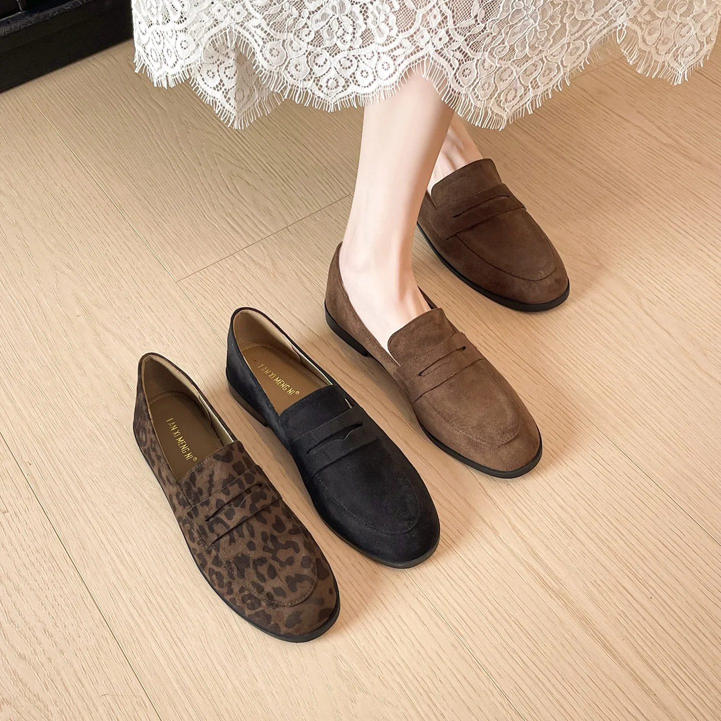 

Женские лоферы с леопардовыми кисточками, женские мокасины без шнуровки из флока, женские кроссовки, оксфорды на плоской подошве с бахромой, женские модные туфли-броги