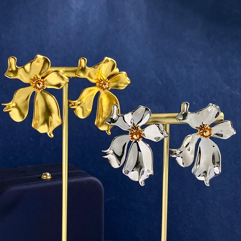 

Fashionable Design Matte Metal Petals Irregular Earrings Exaggerated Retro Hong Kong Style Flower Earrings