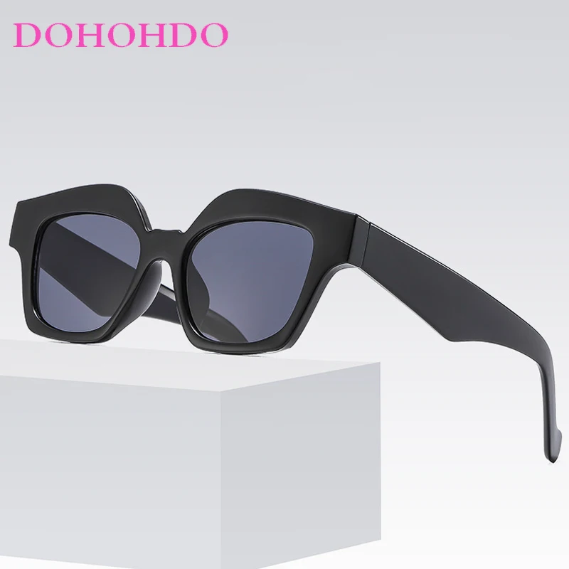 

Classic Vintage Square Frame Sunglasses Women Men Luxury Designer Sunglass Summer Traveling Driving Shades Unisex UV400 Lentes