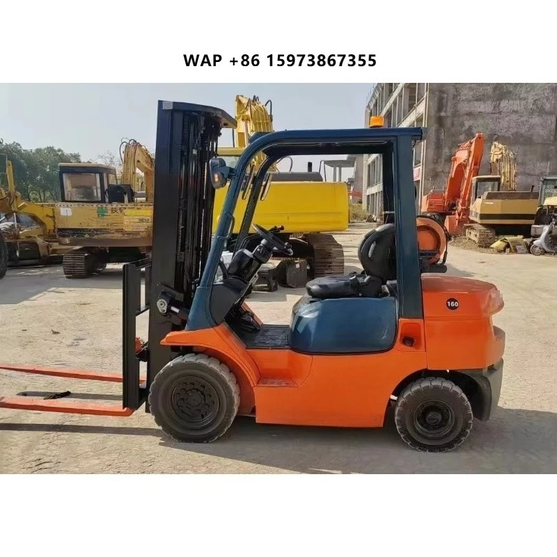 Hot Selling 3 Ton Original Mini Forklift Trucks in Great Running Condition With Powerful Engine Imported From Japan