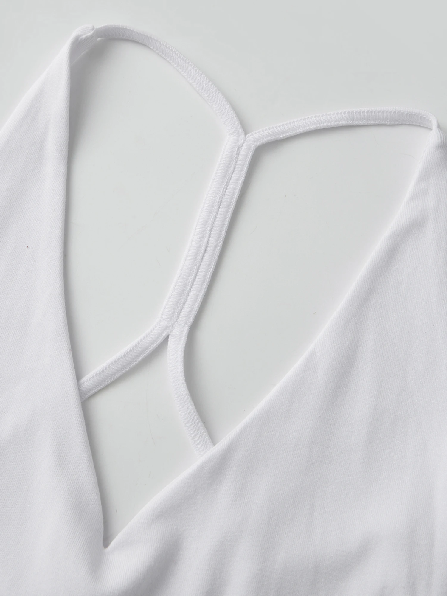 Elegante sem mangas com decote em v sem costas em camadas plissado sólido a linha vestido feminino verão mini vestido para um visual elegante