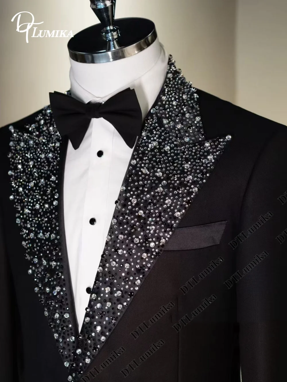 Redefines Tailored Fitting Black Crystal Lapel 2-Piece Men’s Tuxedo Blazer Trousers Red-carpet Luxury Prom Tuxedo Dazzling Suit