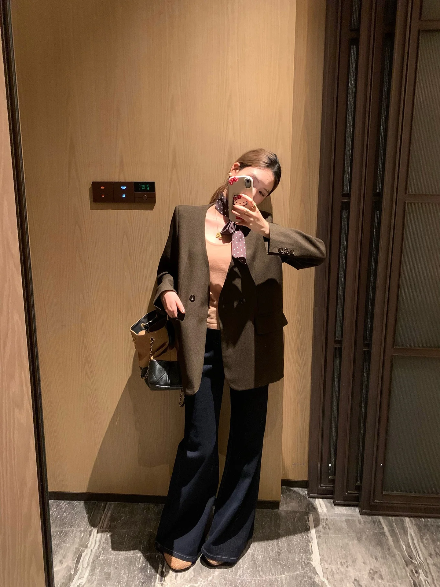 

Wu Daxiao Rich Latte ~ Корейский свободный утягивающий костюм с шарфом в горошек Jaet женский повседневный свободный крой длинный све