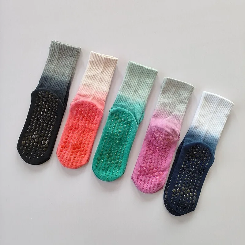 

New Cotton Breathable Sweat-absorbing Gradient Color Stocking Non-slip Yoga Socks Mid-tube Dance Ballet Pilates Socks Women