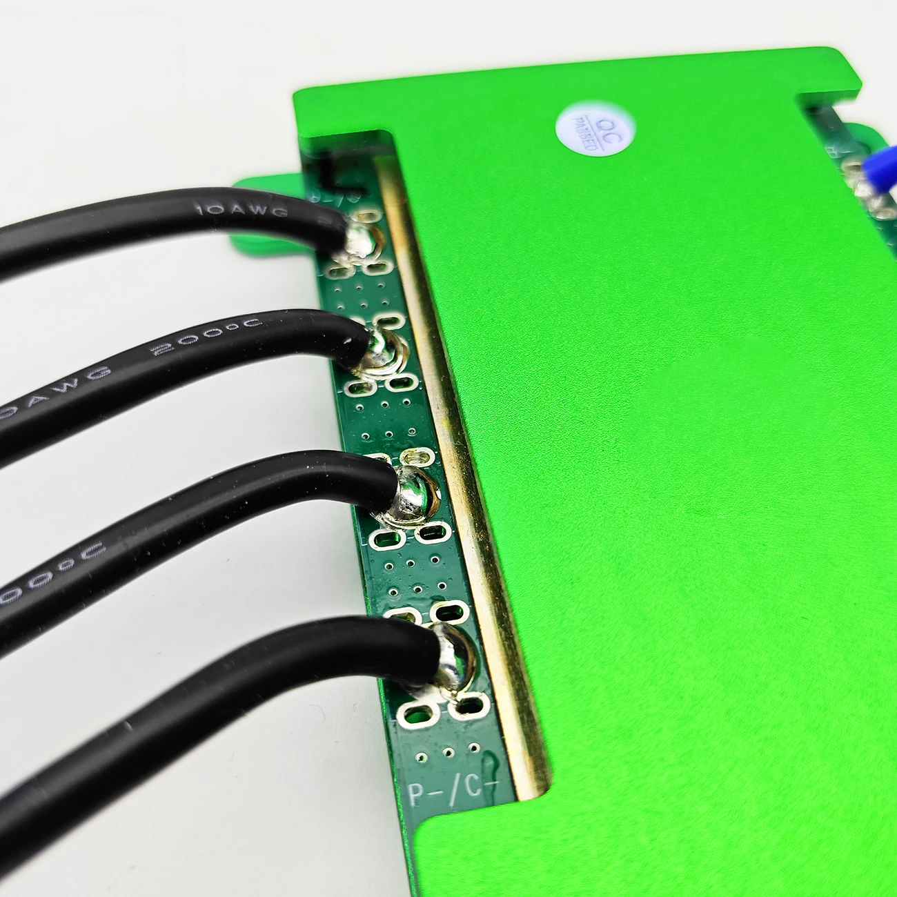 Qucc BMS 8S 24V Lifepo4 200A 250A 300A تهمة التفريغ نفس المنفذ لوحة التوازن نظام إدارة بطارية الليثيوم Bms مع NTC