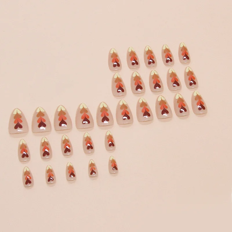 24 قطعة يوم الخريف وهمية مسمار نصائح قصيرة اللوز أربعة ألوان الحب القلب تصاميم اضغط على الأظافر Ins بسيطة يمكن ارتداؤها مانيكير الفن