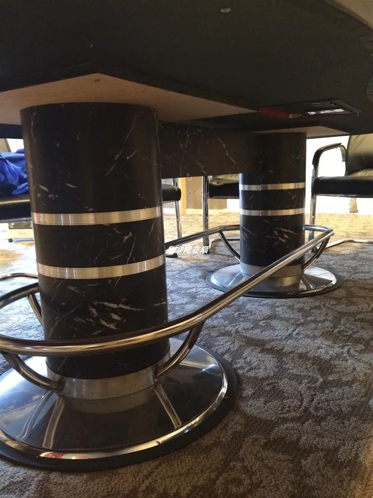 Nuovo tavolo Texas Hold'em Tovaglia blu-grigia Bracciolo marrone Pelle nera Runway Factory Spot