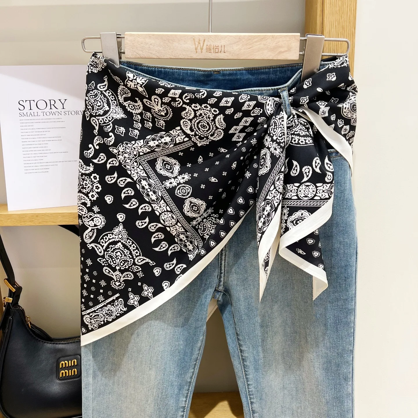 

Корейский треугольный шарф с цветком кешью, занавеска для женщин, аксессуары для одежды, джинсовый пояс, одинаковая рубашка для путешествий