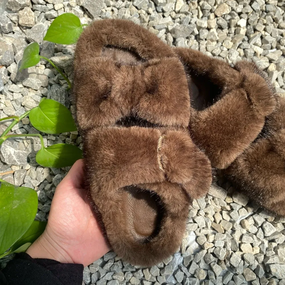Flauschige Hausschuhe aus Kunstfell für Damen, mit verstellbarer Schleife, imitierende Nerz-Sandalen, flache Damensandalen, rutschfeste Sohle, Fell-Schuhe für Damen. – Detail 6
