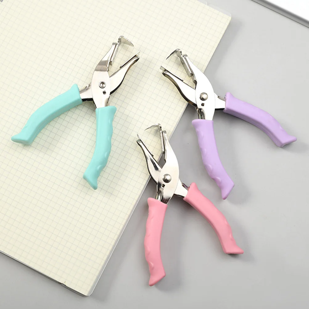 

2 Pcs Remover Handheld Office Accessories Handheld Stapler Removers Plastic Tools for Carpet Nail Puller Efficient Work