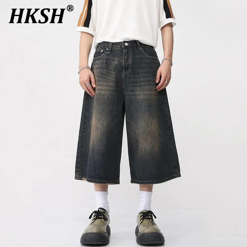 

HKSH корейская мода винтажные мужские джинсы летние свободные шорты с широкими штанинами длиной до колена 2024 новые потертые модные джинсовые Капри HK2189