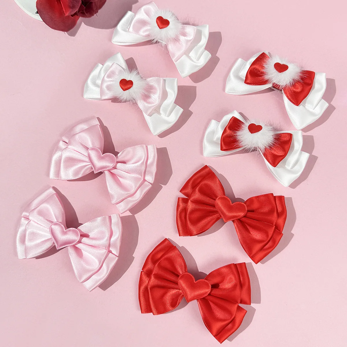 Niedliche Herz-Haarspangen aus Satin für Damen – flauschige modische Haaraccessoires für Alltag/Party/Lolita-Outfits (Rot/Pink/Weiß) – Detail 1