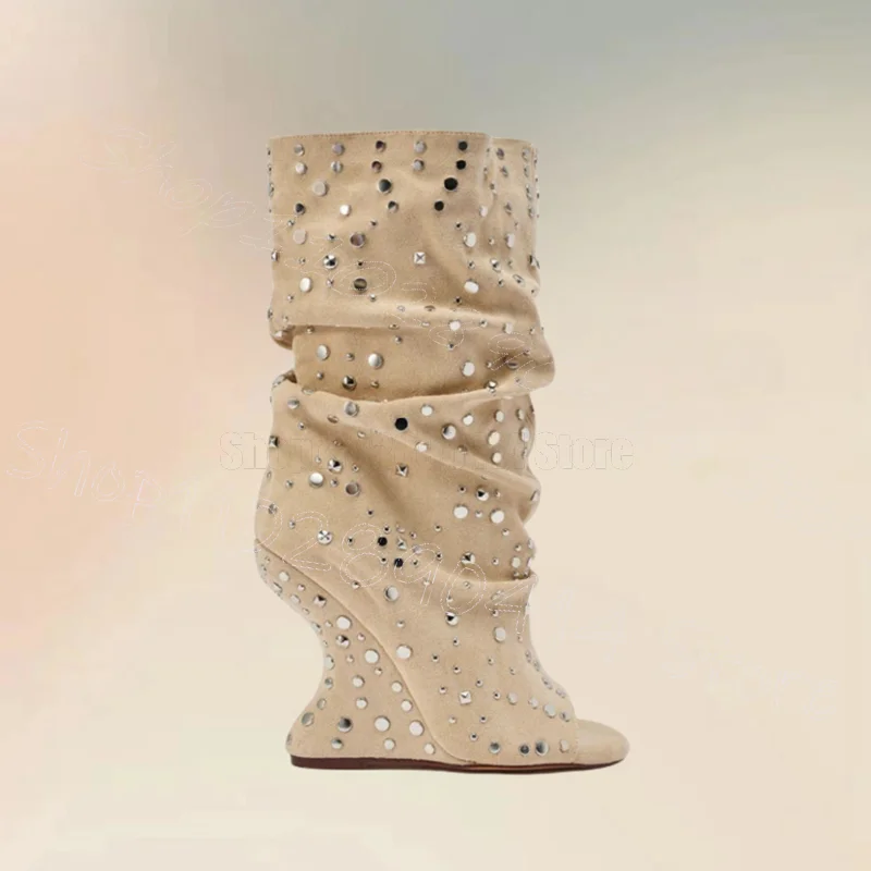 메탈 리벳 베이지 스웨이드 독특한 스타일 힐 부츠 슬립온 여성 신발 오픈토 패션 파티 연회용 2026 여성용 신발
