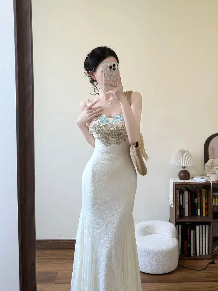 Nuovo design estivo dimagrante in stile francese Senso Fiore di tulle Elegante abito a coda di pesce in pizzo